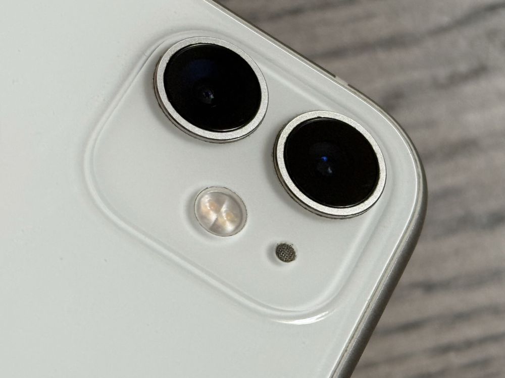 IPhone 11 128Гб в белом цвете