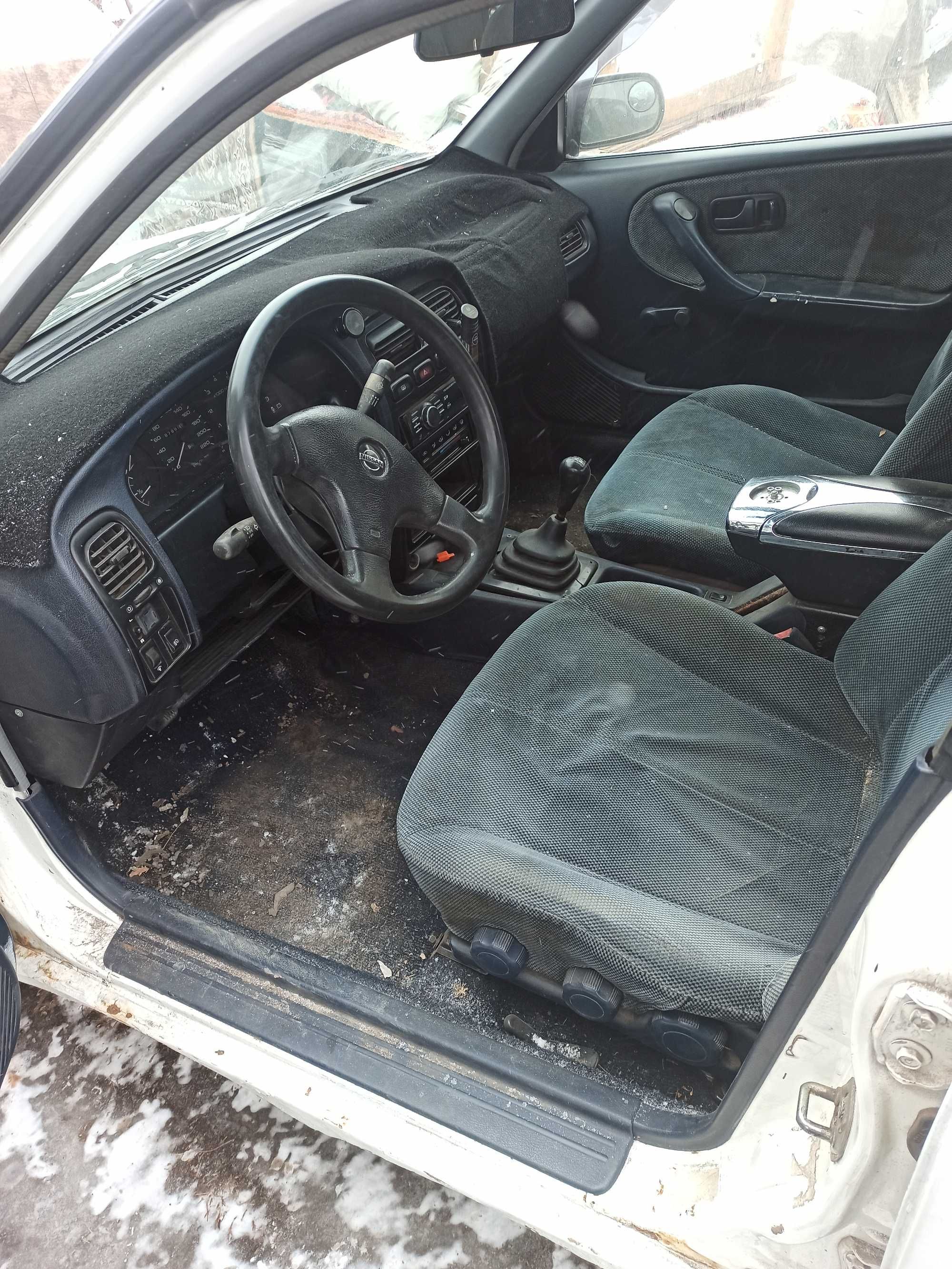 Продам оригинальные б/у запчасти Nissan Premiere 1991 года кузов r10