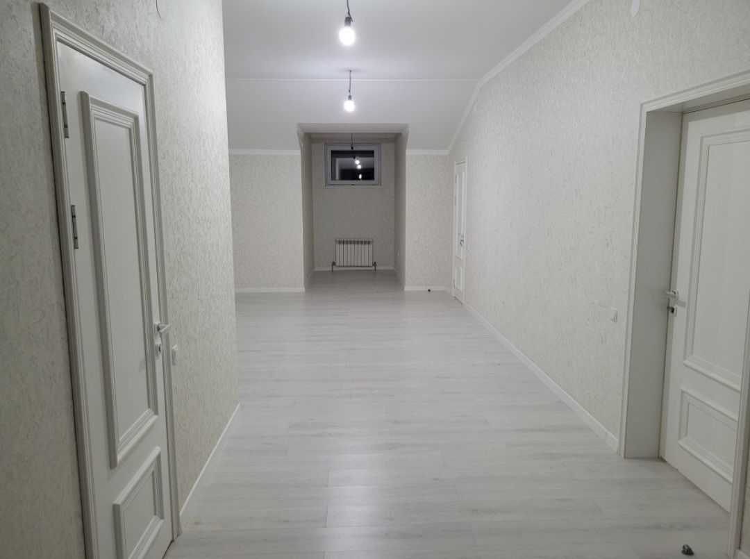 4-комн. (172 м²), Центр - Ш.Муртаза (Ленина), 3 этаж