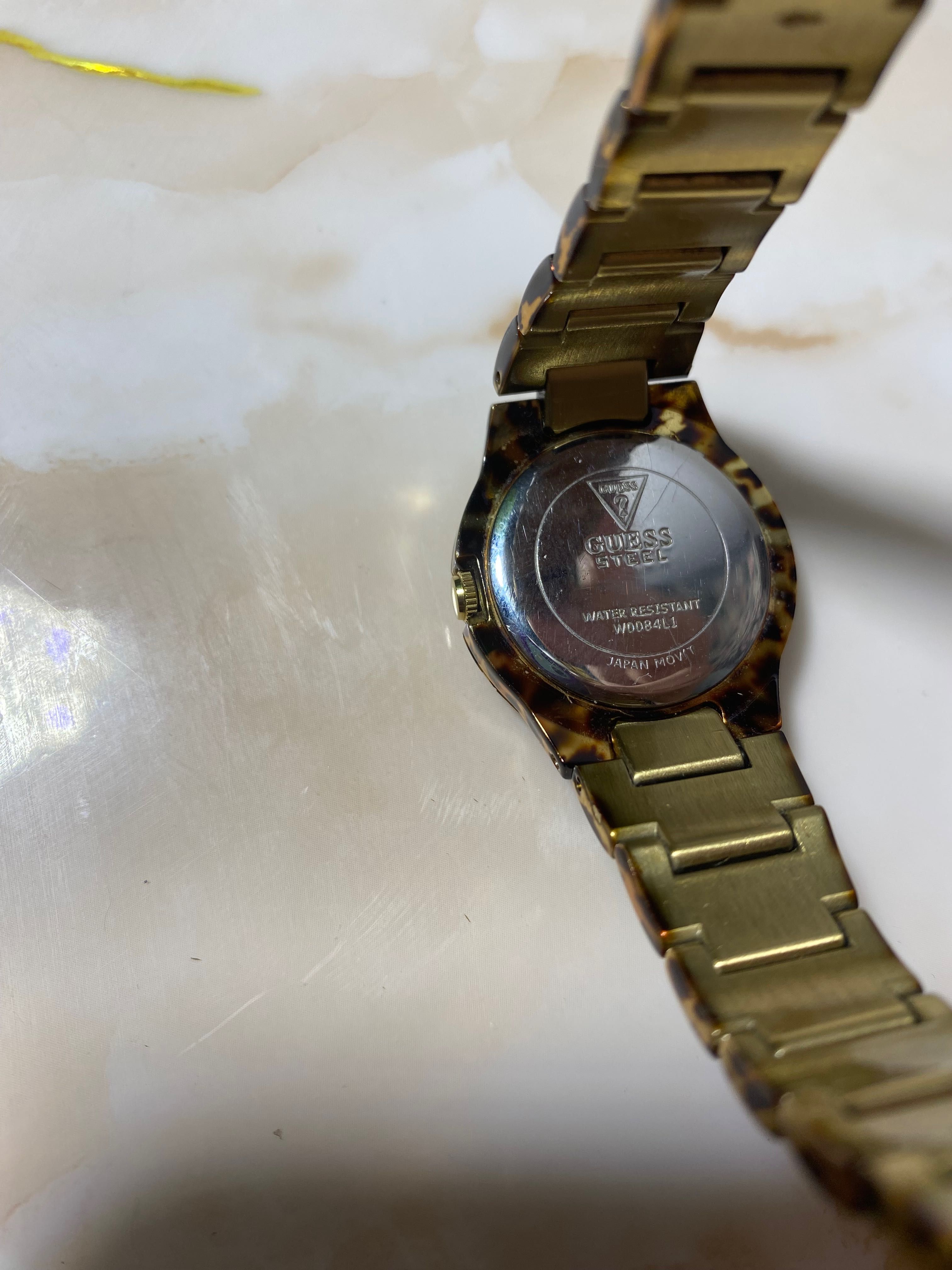 Женские кварцевые часы Guess W0084L1