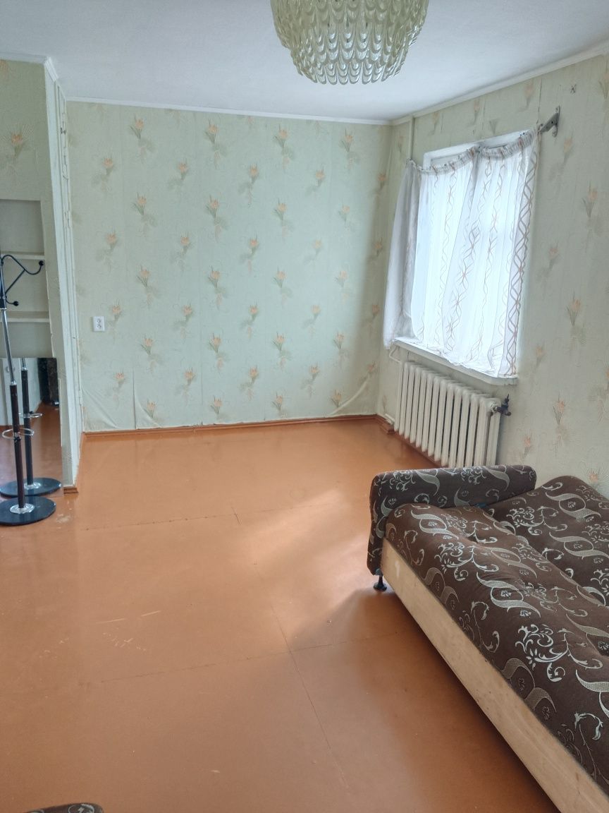 Продам 1 х комн . 2 -35, 2 этаж.