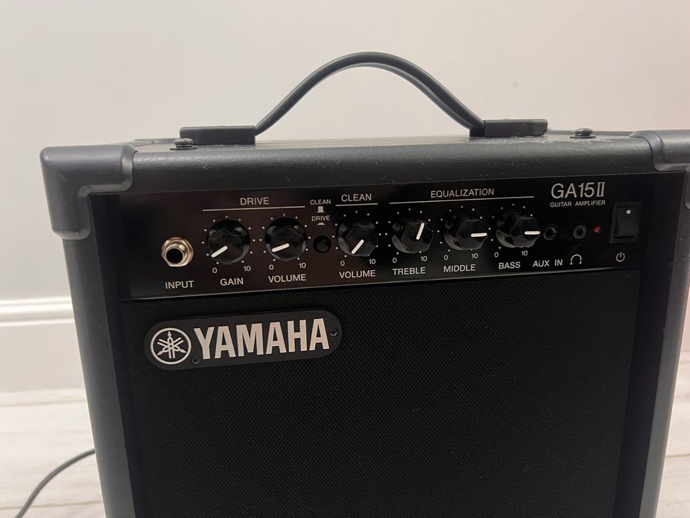 Комбоусилитель Yamaha GA15II