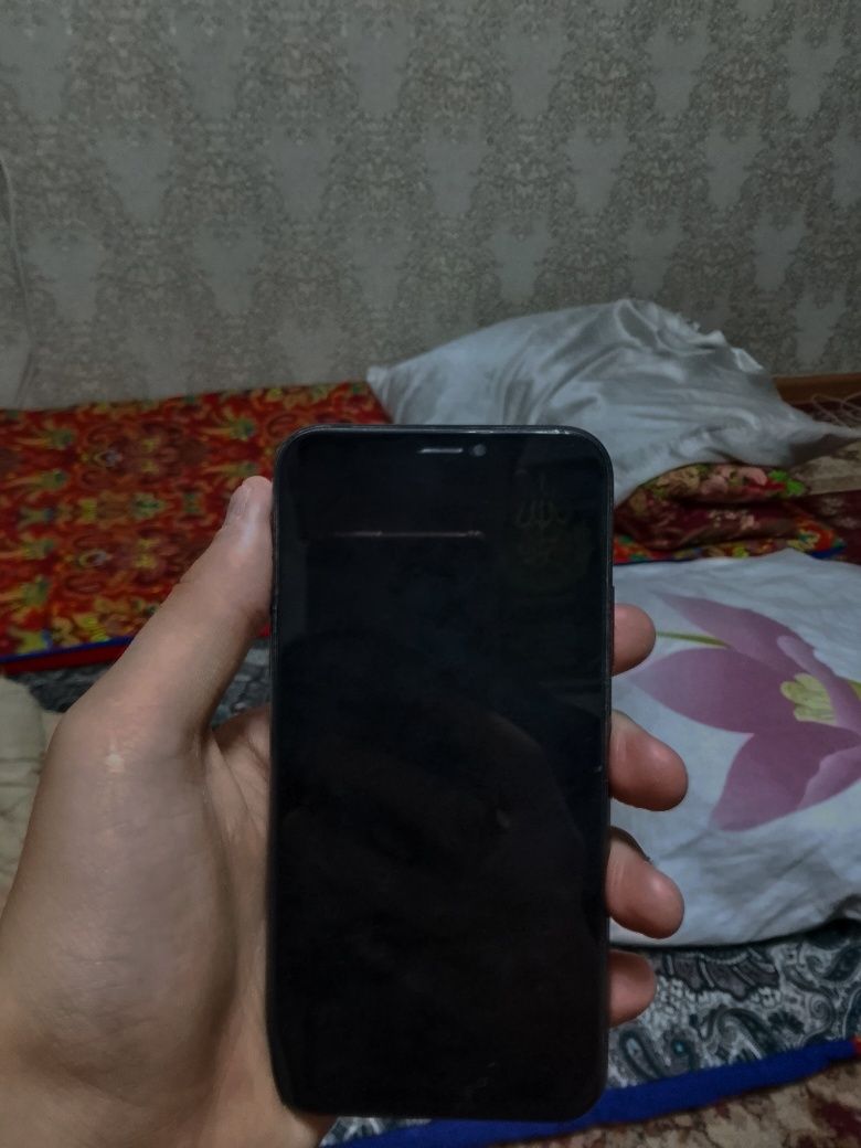 Продам айфон х в хорошем состоянии