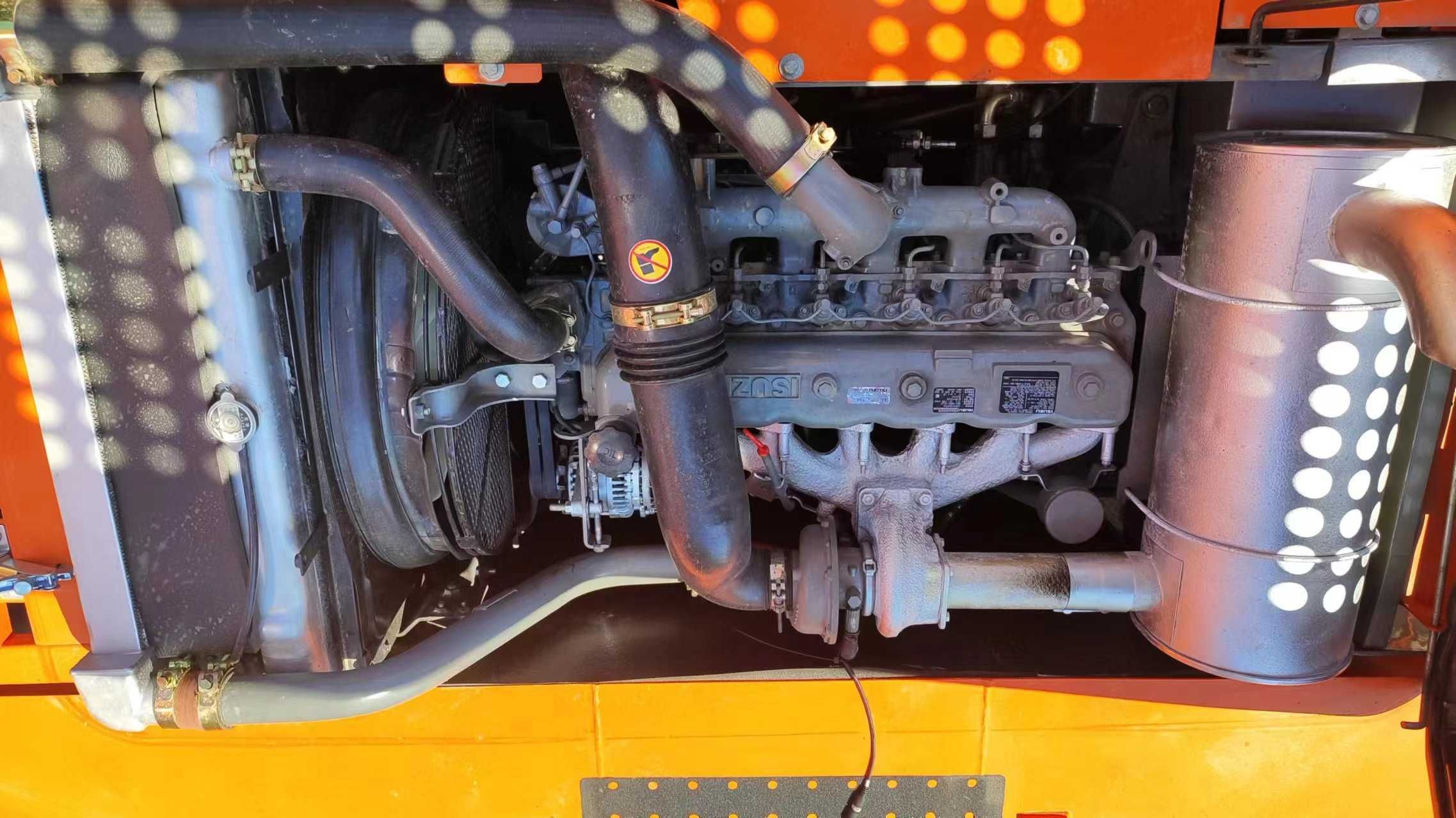 Гусеничный экскаватор Hitachi 2024 1м3 20т