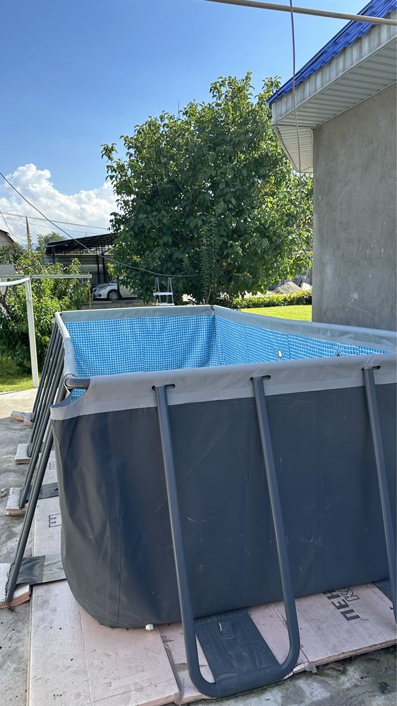 Каркасный бассейн Intex Ultra XTR Frame 549x274x132cm