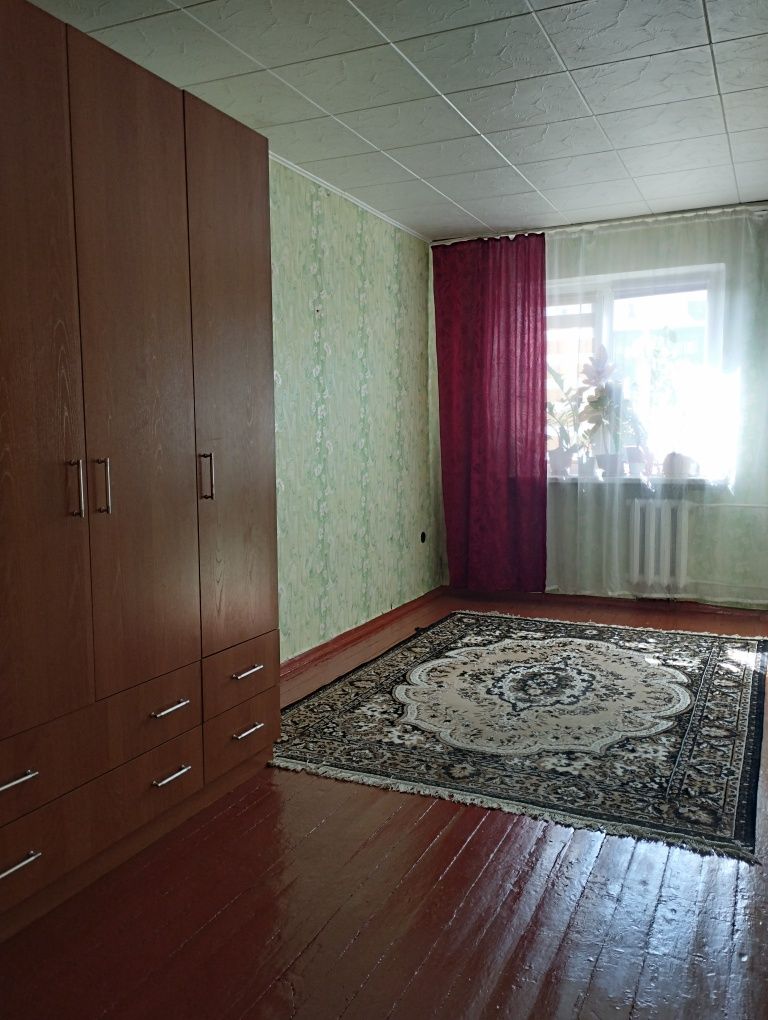 Продам квартиру 3-х комнатную в центре
