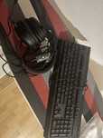 наушники и клавиатура HyperX
