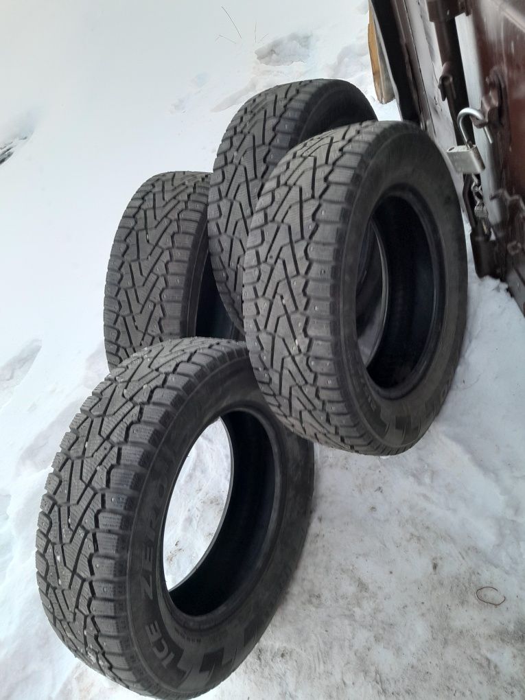 Продам резина Ferrlli в отличном состоянии.