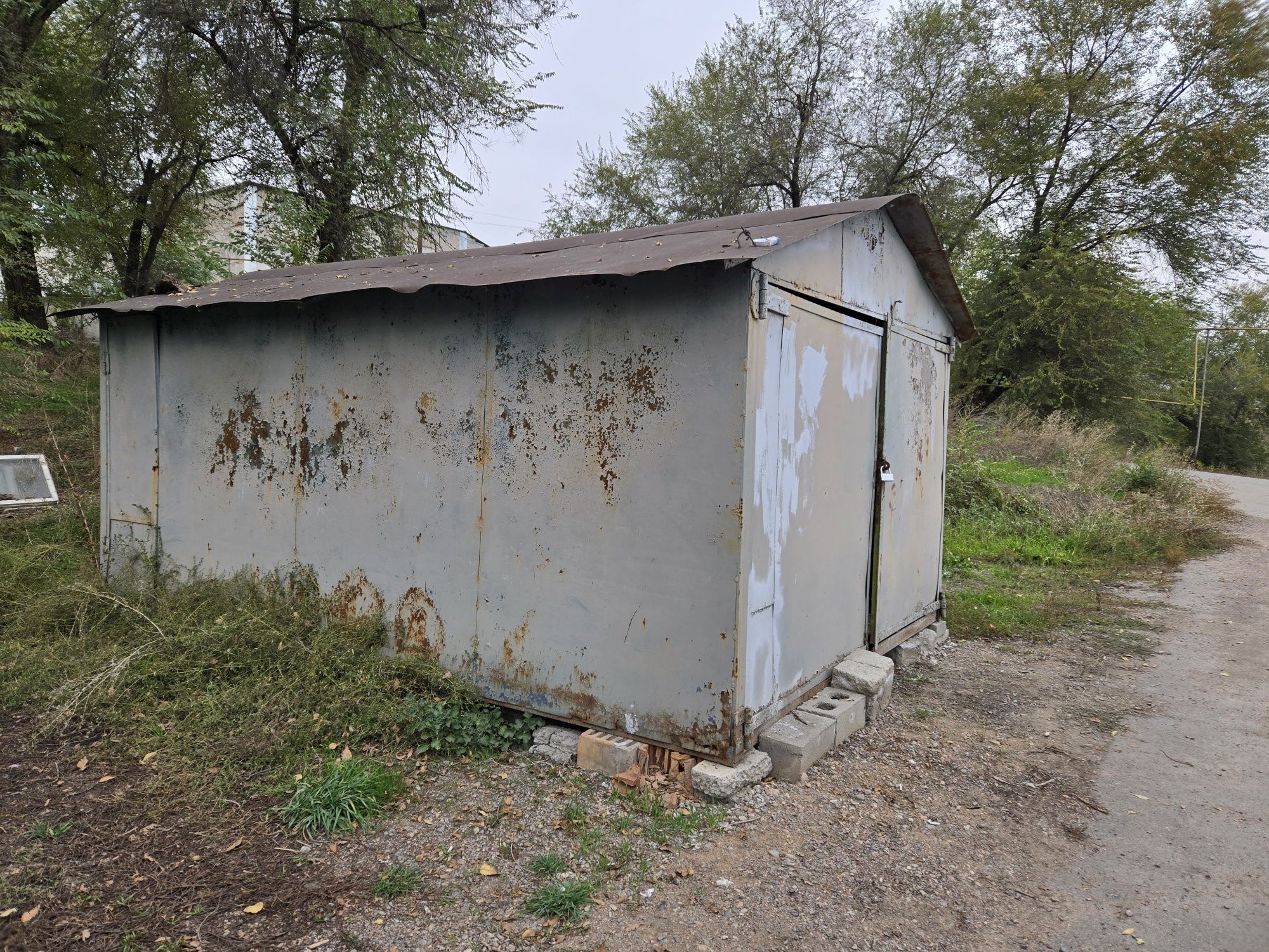 Гараж, кладовка продам