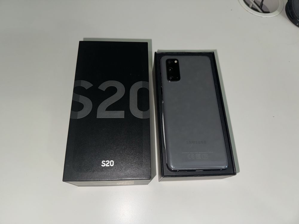 Samsung Galaxy S20 128gb в идеальном состоянии