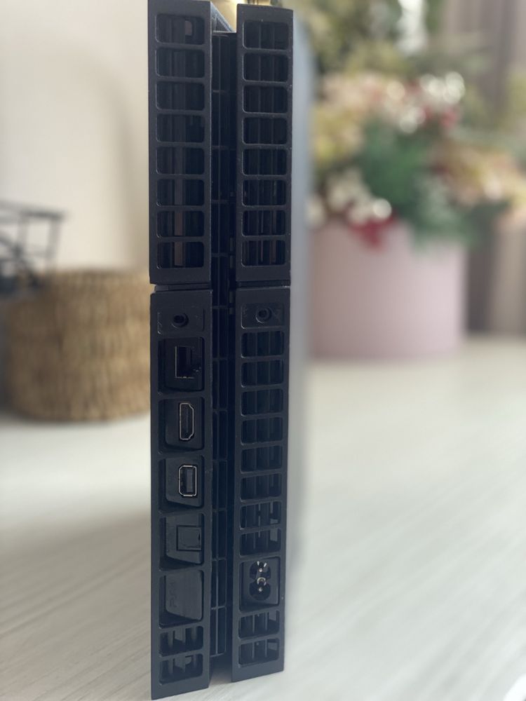 Продаю Playstaion 4 fat