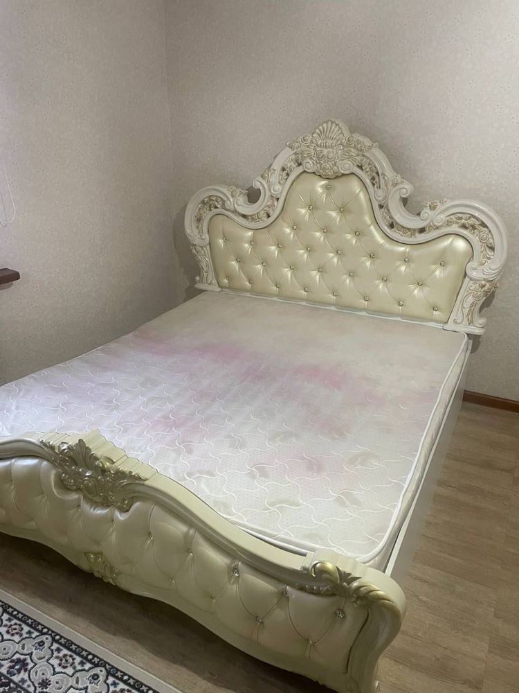 Кровать в хорошем сос !