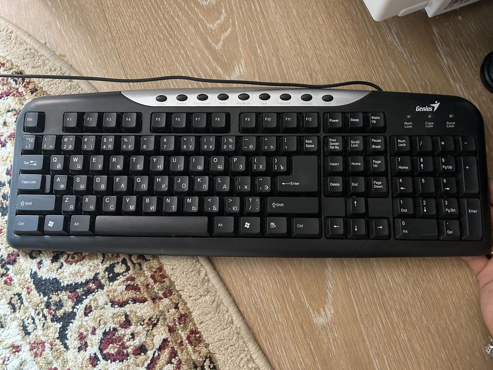 Продам клавиатуры Genius