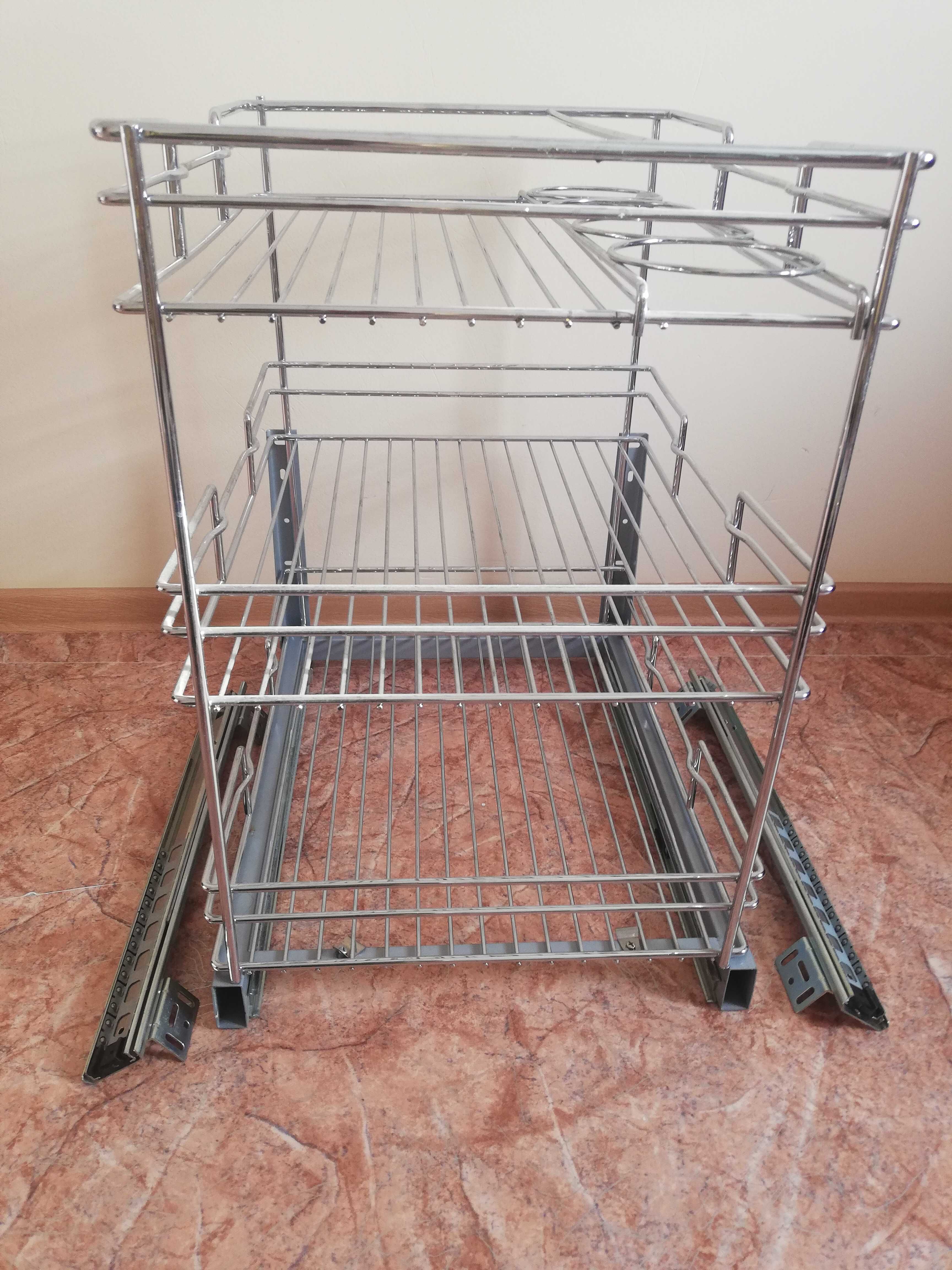 Продам выдвижную корзину для кухни б/у