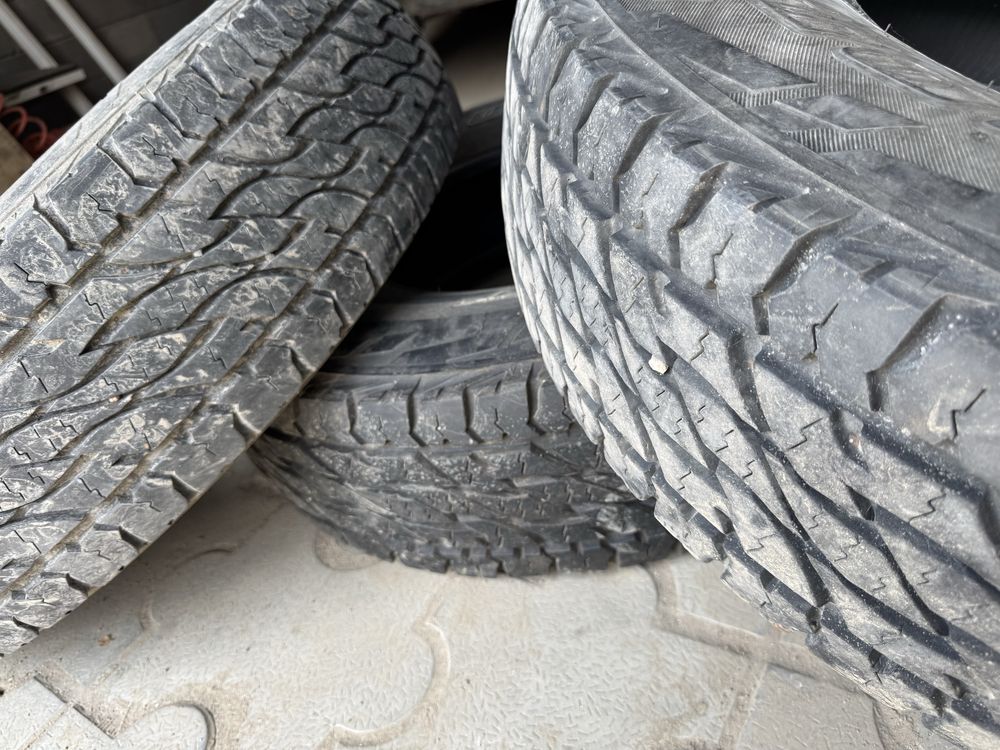 Bridgestone Dueler A/T 235/85R16