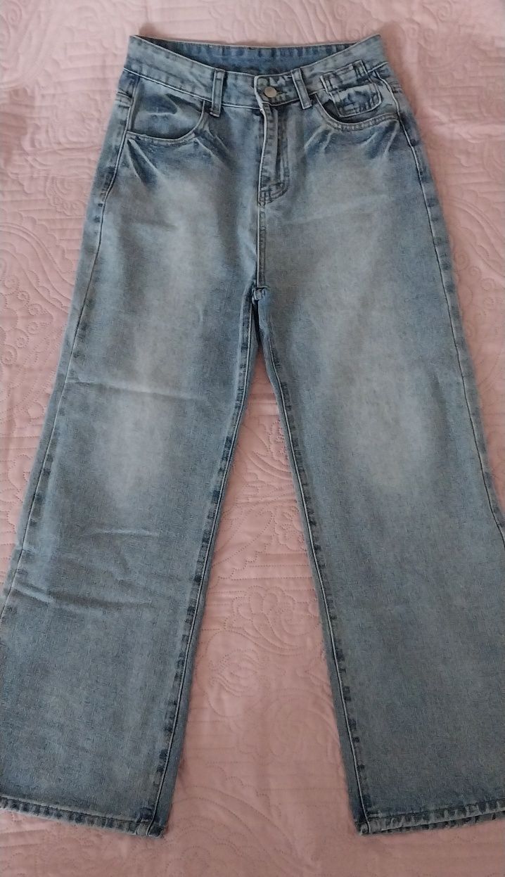 Джинсы продам 26р.