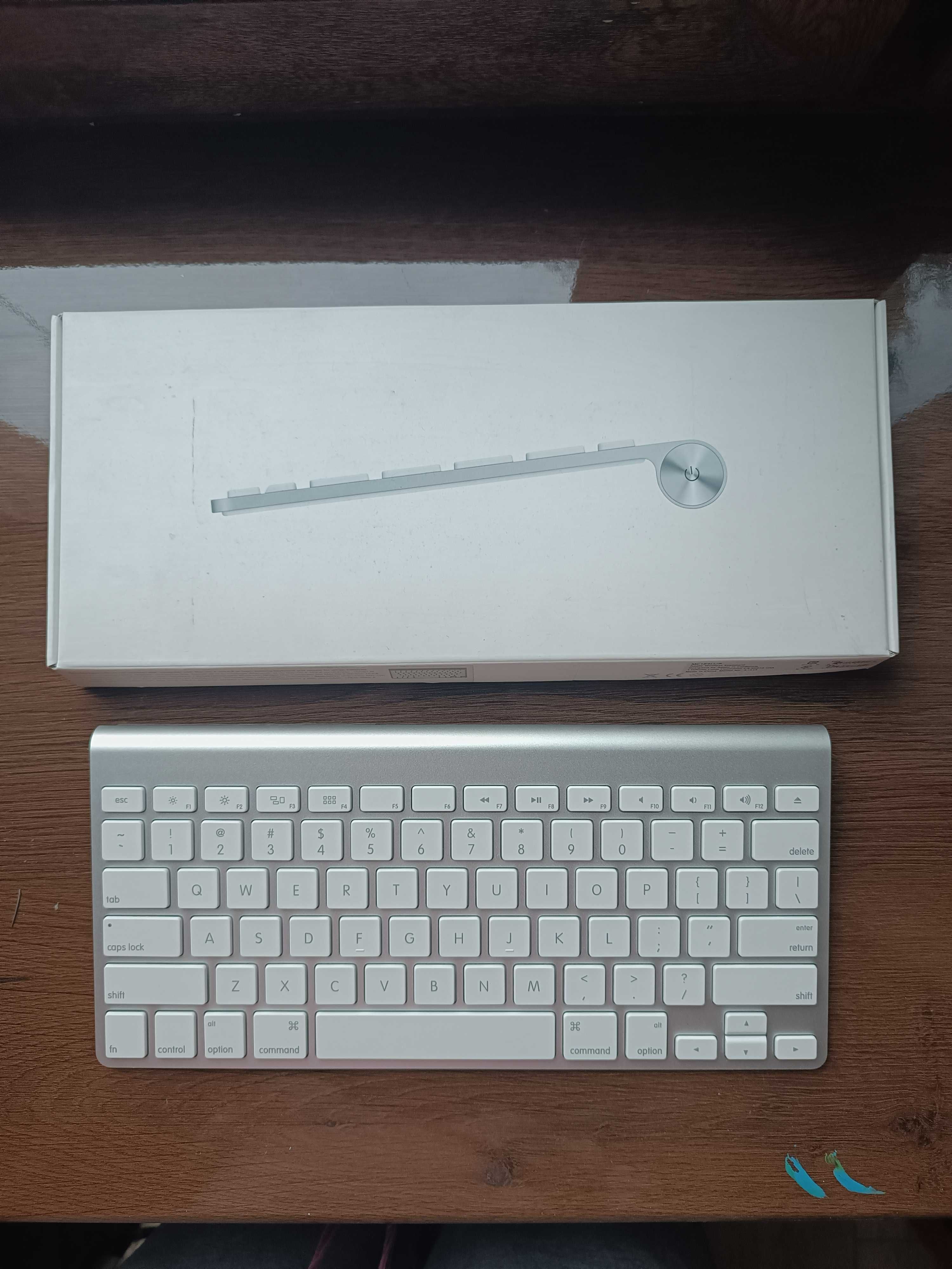 Клавиатура Apple беспроводная MC184LL/B