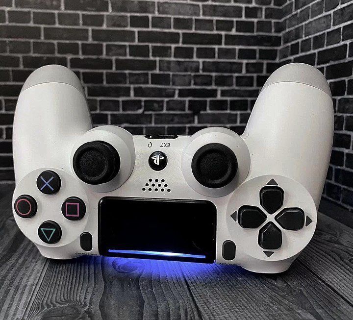 Продам Dualshock 4 PS4 - джостик работает идеально