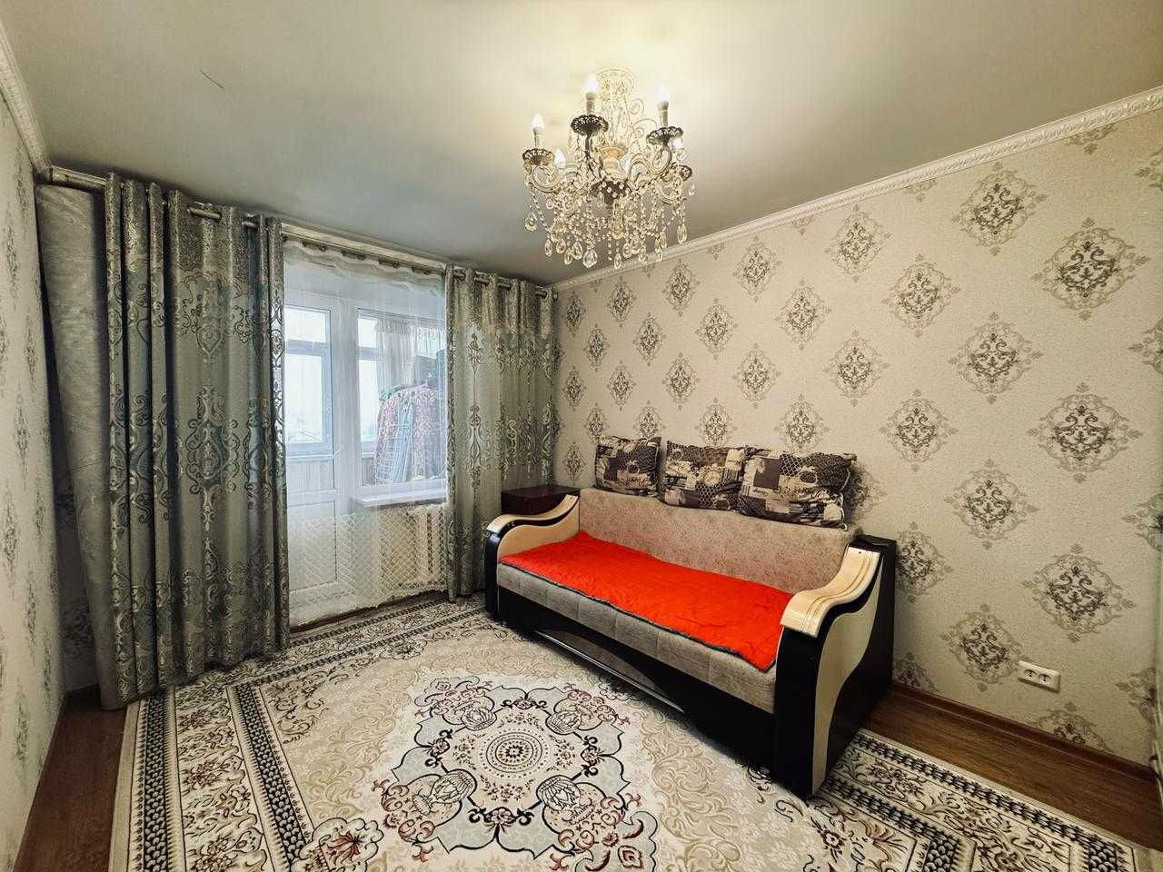 Продам 3х комн квартиру на 8 мкр 6 этаж