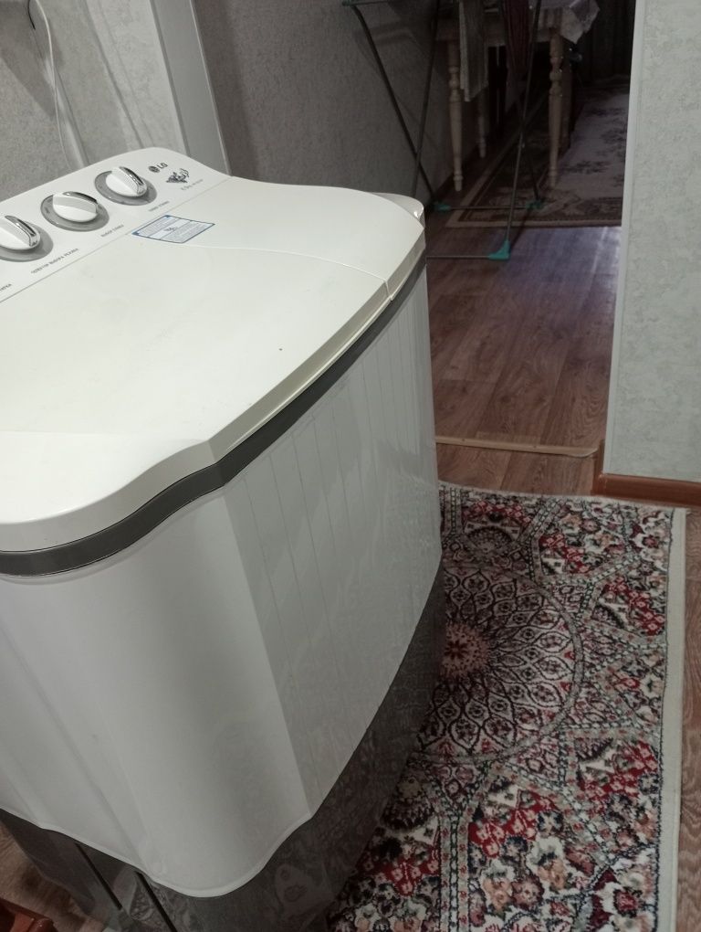 Продам стиральную машину полу-автомат