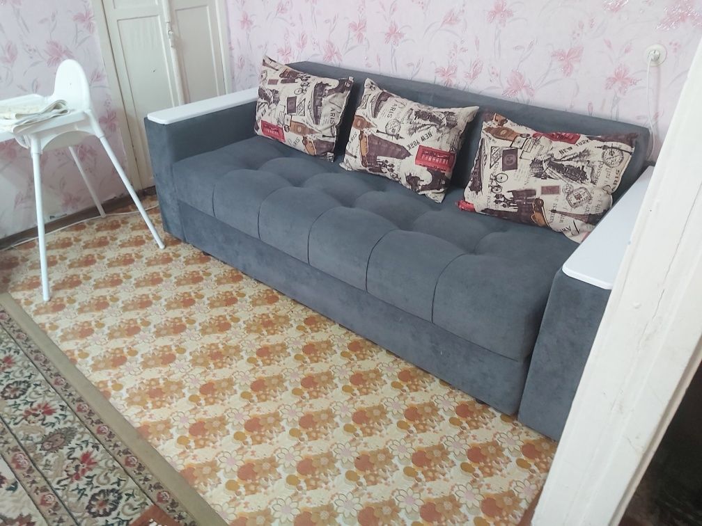 Срочно Продам диван в отличном состоянии