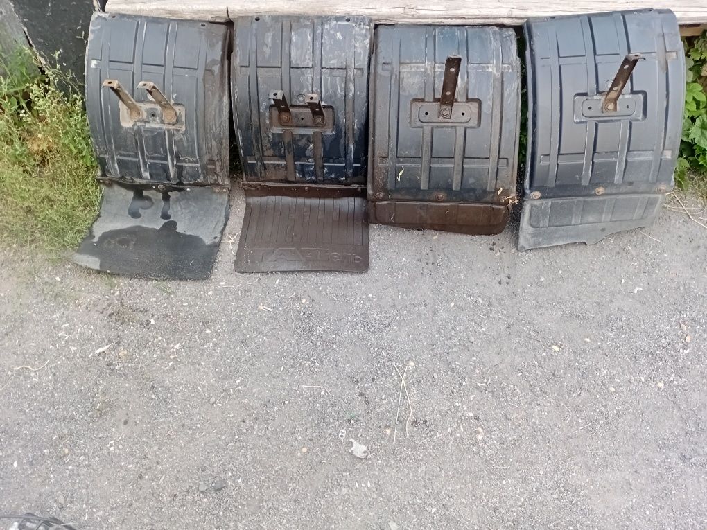 Продаю брызговики