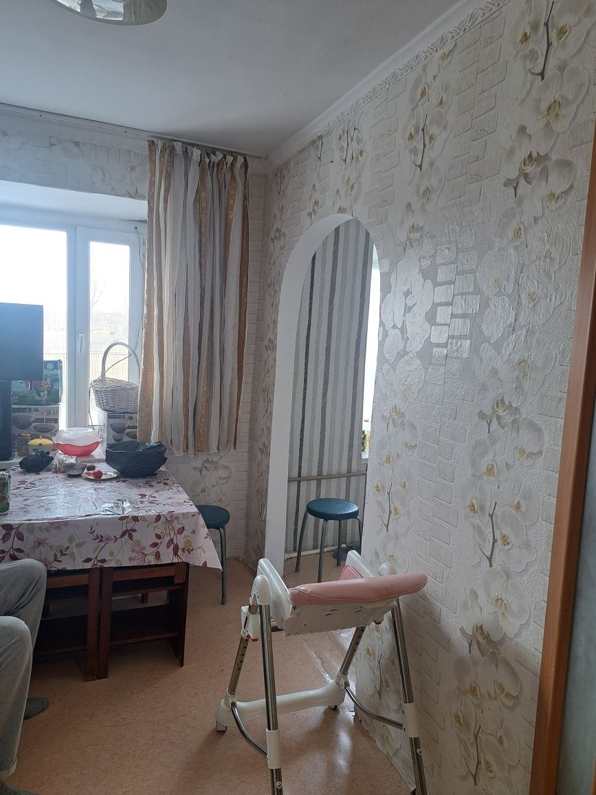 Продам 3х  комнатную  квартиру в районе  Крылечко