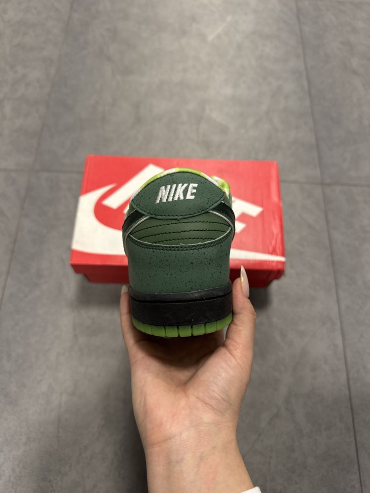 SB Dunk Low Lobster green