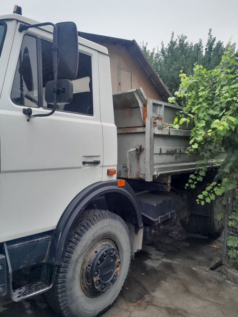 Грузовой автомобиль