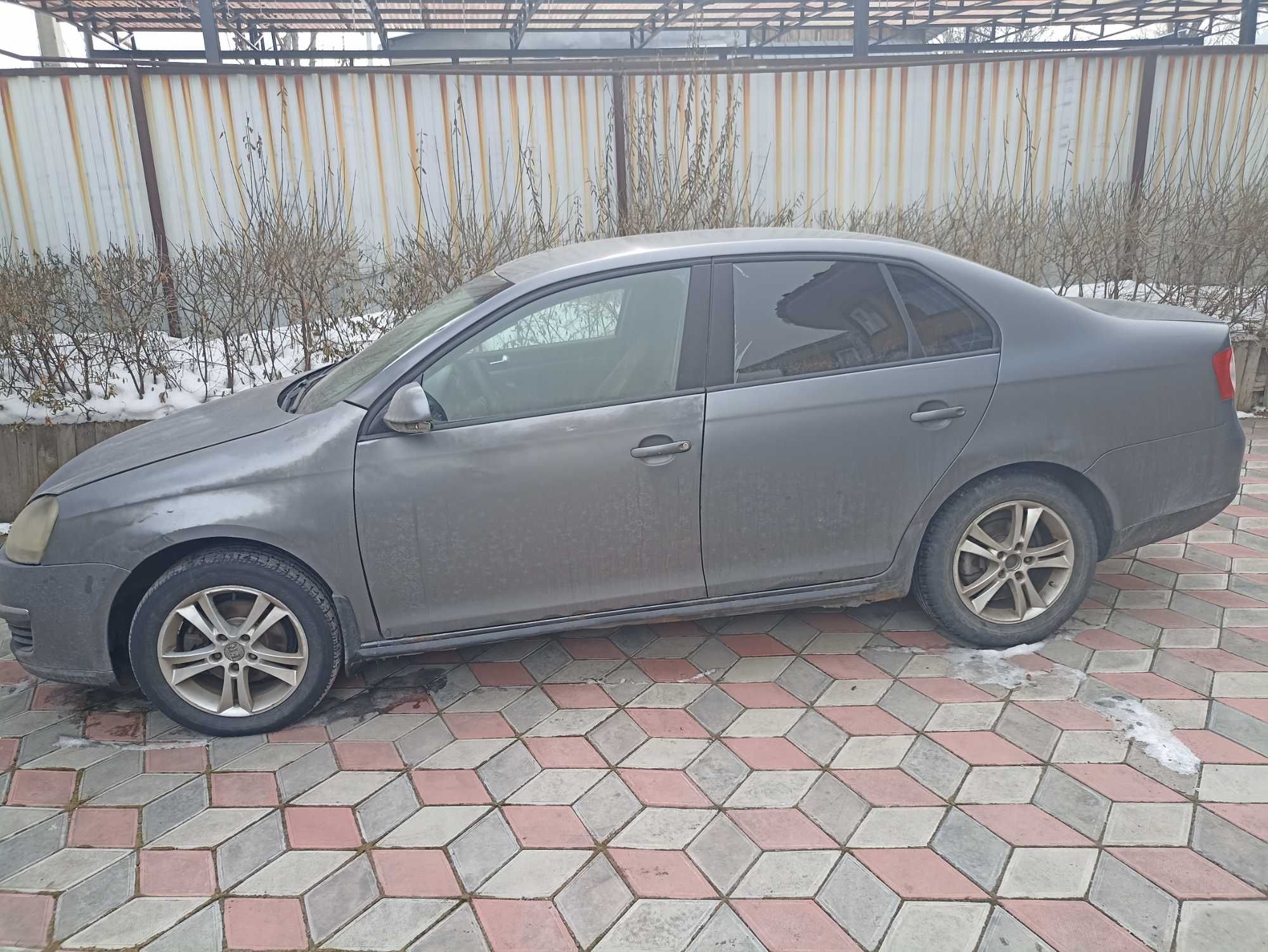 автомобиль марки Volkswagen Jetta 2008 г