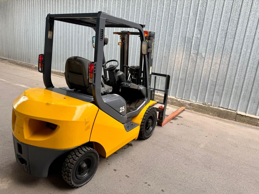 Вилочный погрузчик/кара KOMATSU FG25