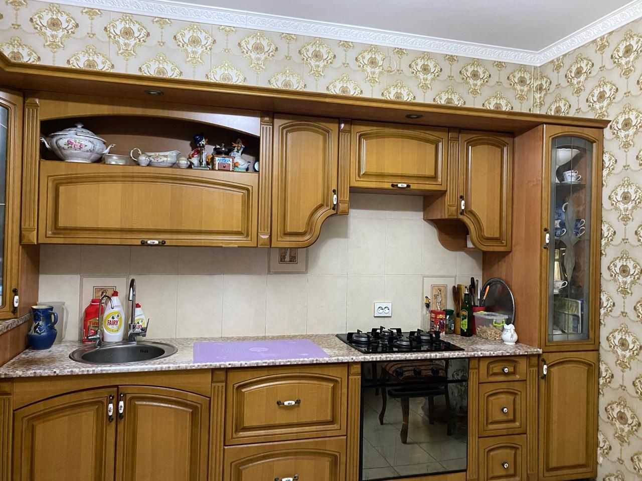 Продам Кухонный гарнитур с барной стойкой . .Б/У .Цена 400 000 тенге.