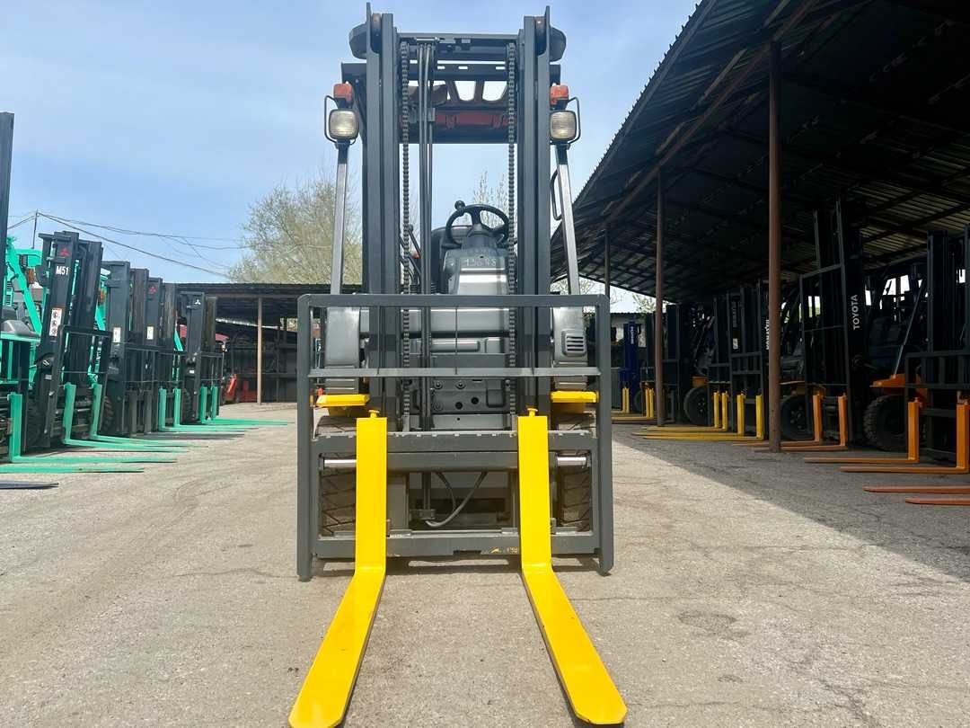 Японский вилочный погрузчик KOMATSU 1.5 тонны