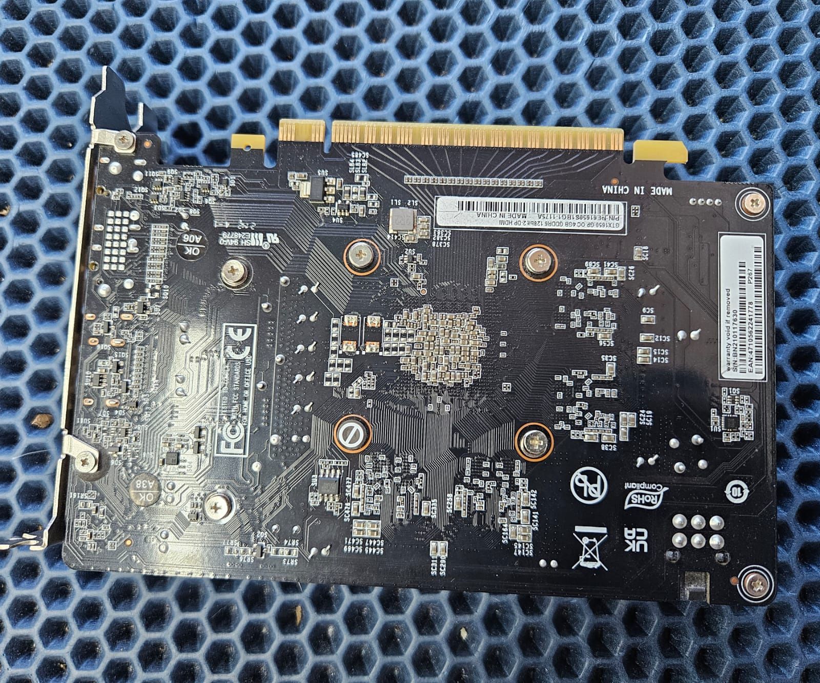 Видеокарта GTX 1650 игровая Palit двухкулерная в идеале.