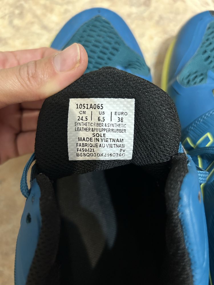 Продам asics