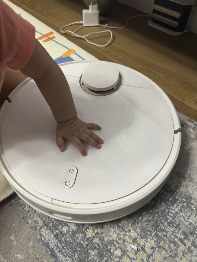 Продам робот пылесос Xiaomi Mi Vacuum S10
