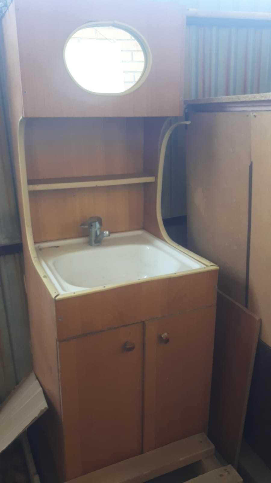 Продам умывальник рабочий состоянее хорошее