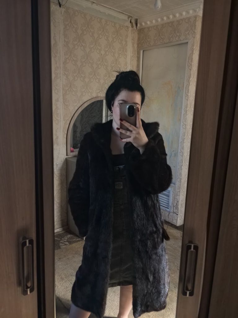 Продам шубу норковую