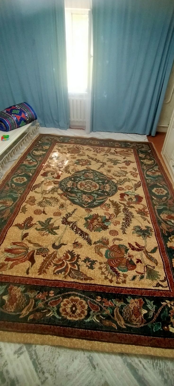 Продам ковер б/у