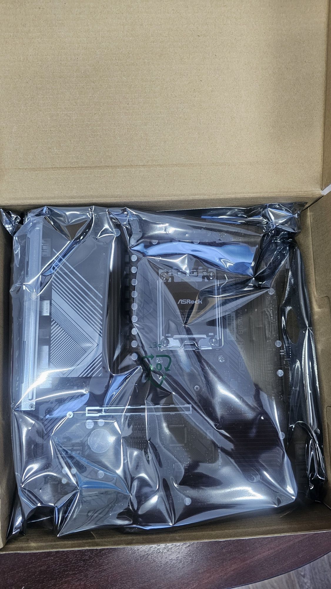 Системная плата ASRock B650M-HDV/M.2