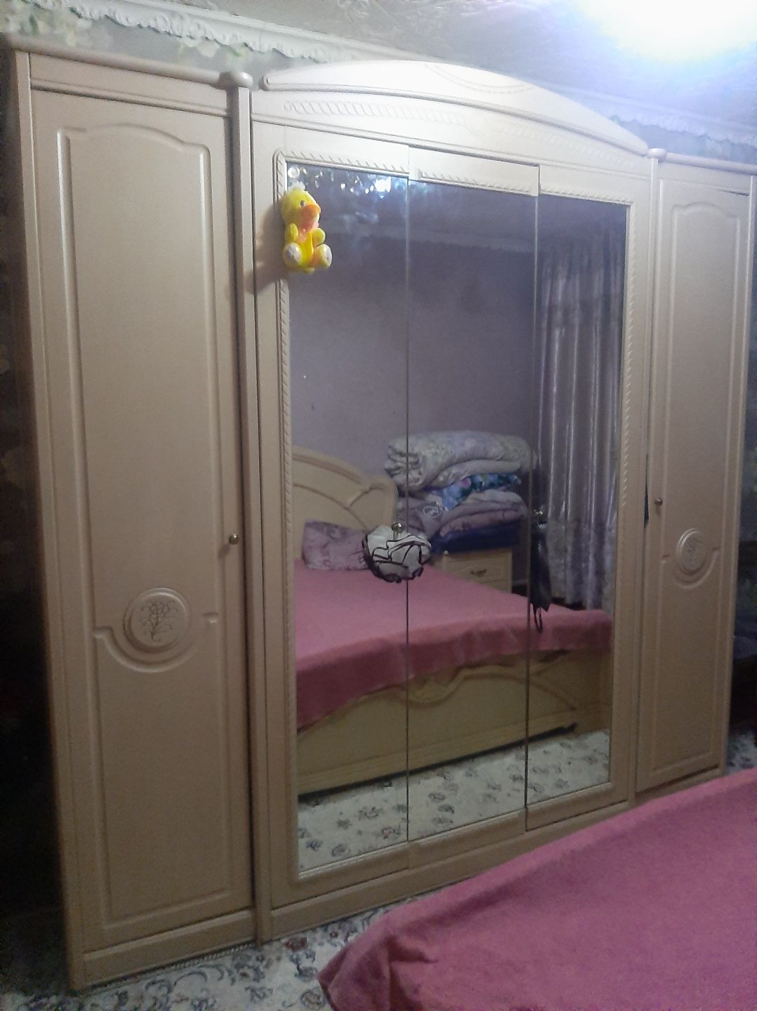 Продам спальный гарнитур