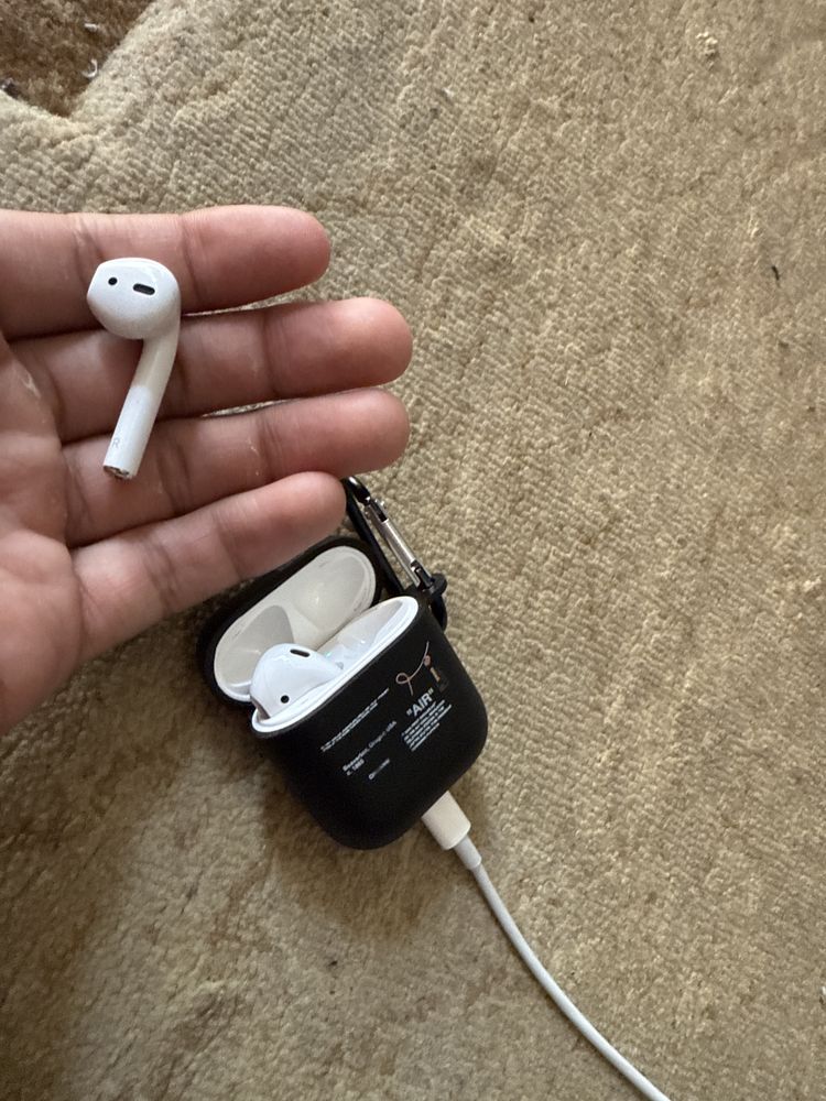 Airpods 2 нушник оргиналныи хорошыи качества новыи белый цвета компакн