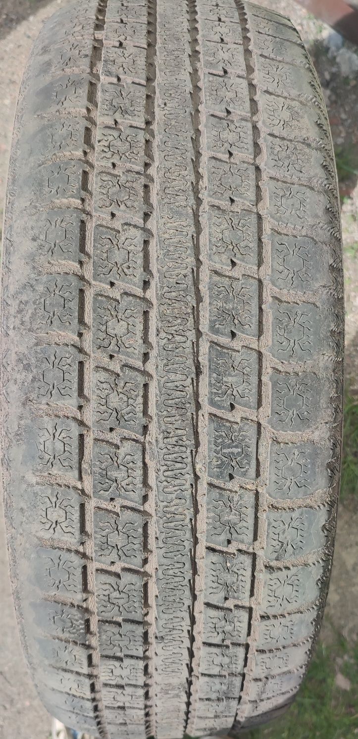 Резина б/у 4 шт за 15 000 т