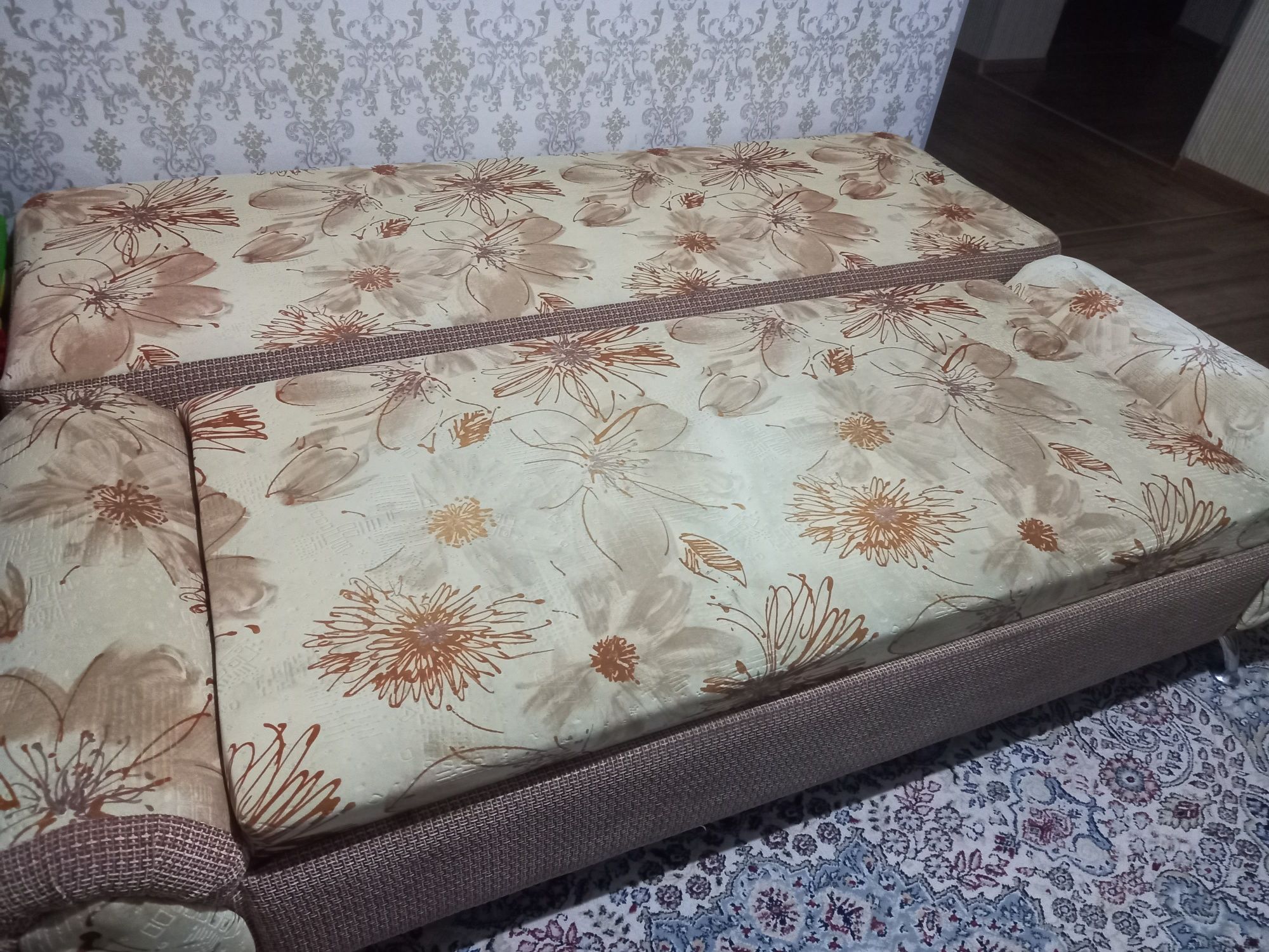 Продам диван. В хорошем состоянии