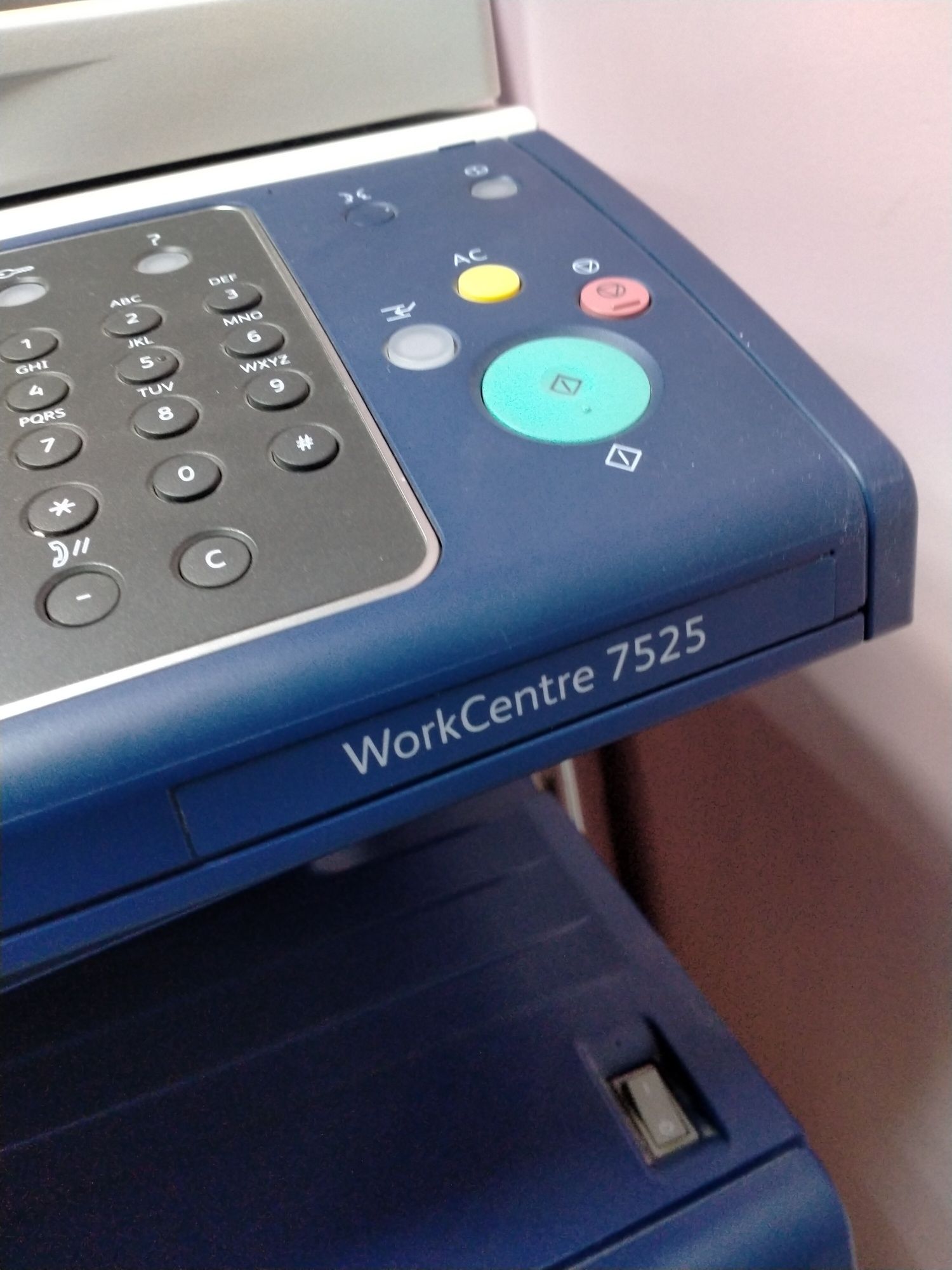 Цветной принтер xerox WorkCentre 7525