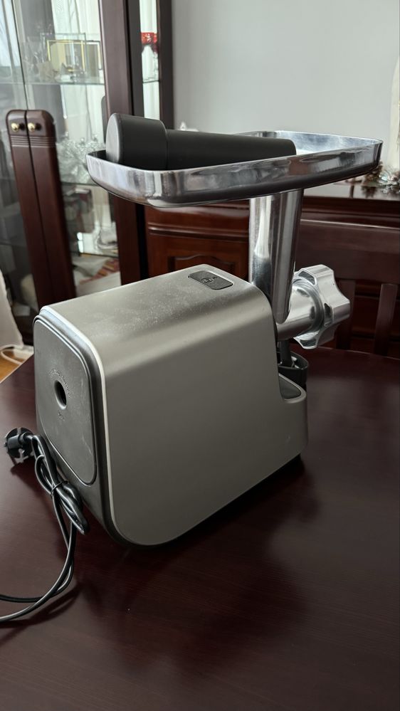 Мясорубка Moulinex hv9