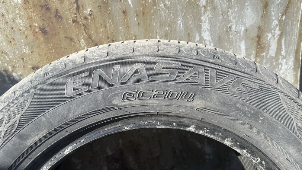 Продам 2 резины 215/60/16