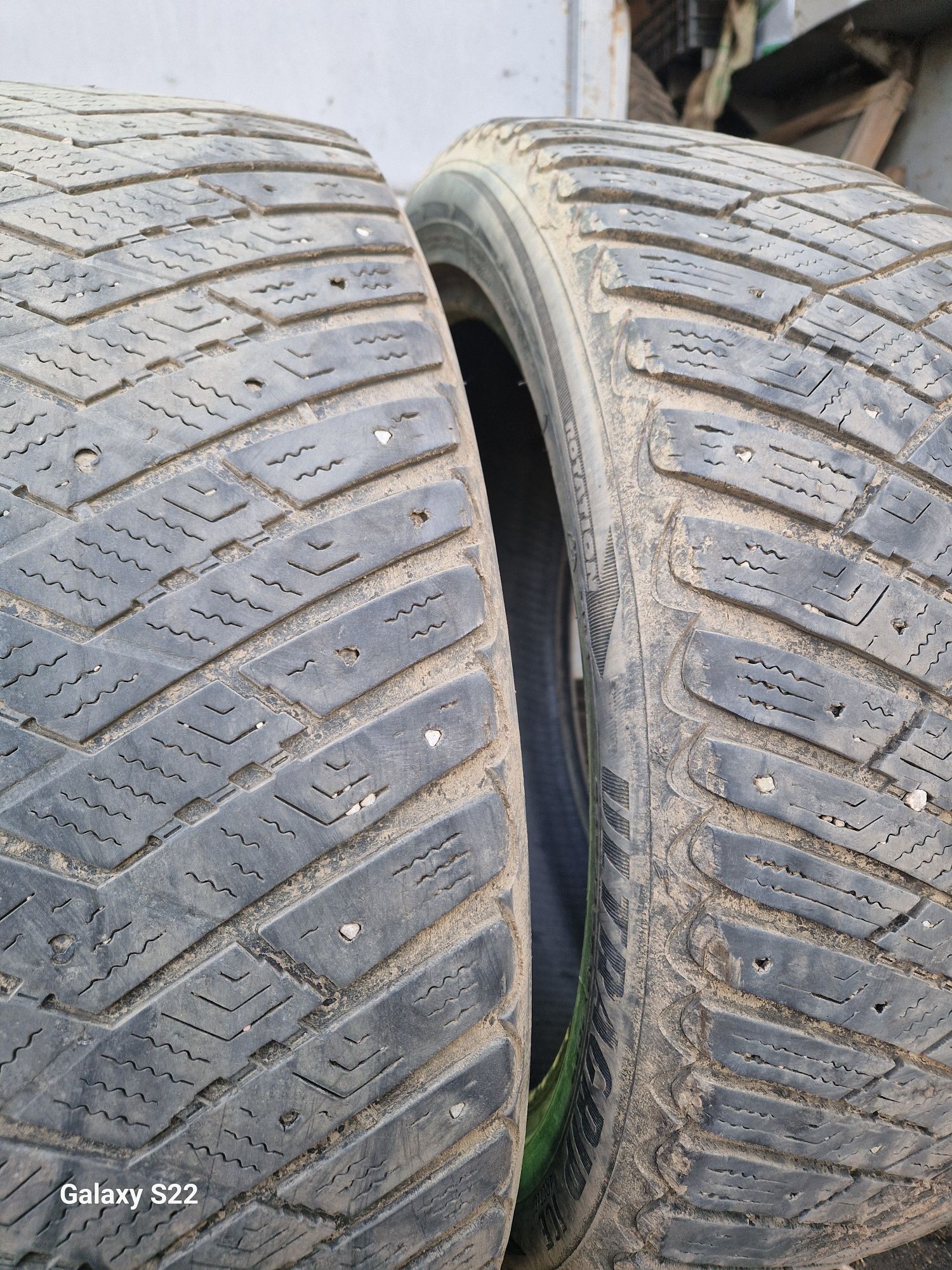 Продам шины 245-45r19