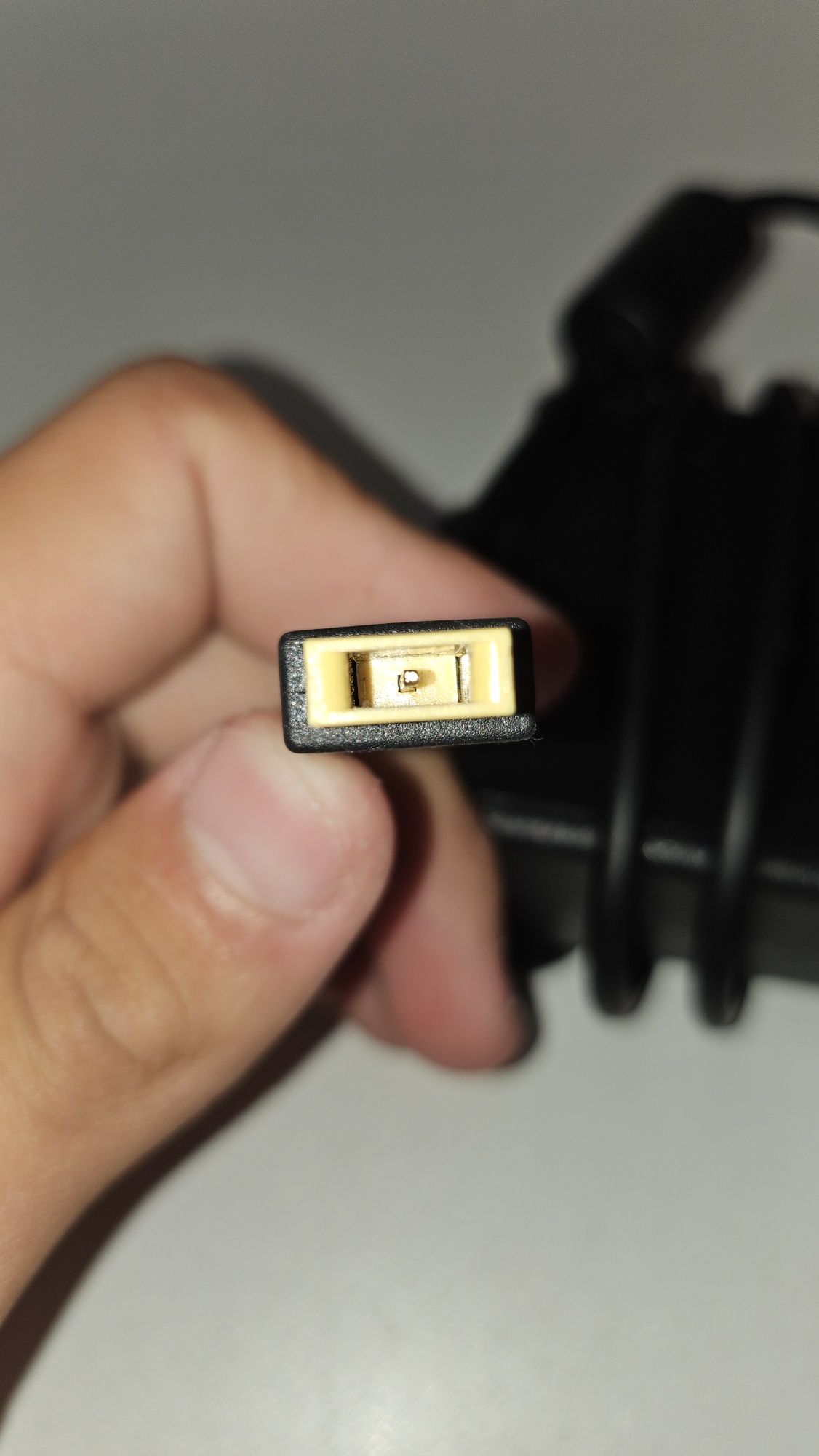 Зарядка lenovo с прямоугольным разъёмом 170W