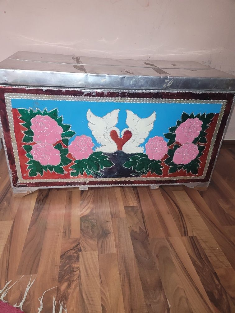 Продам сундук-старый бу